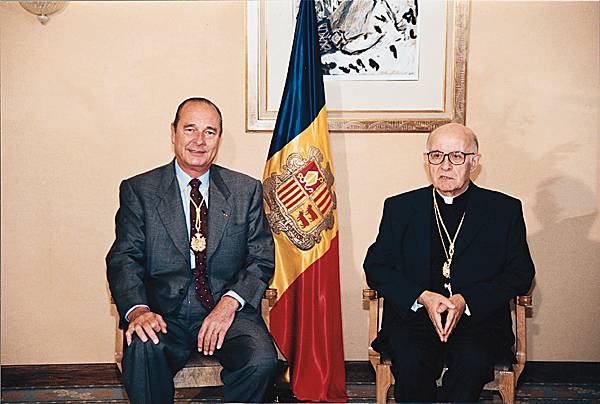 Jacques Chirac et &Mgr; Marti