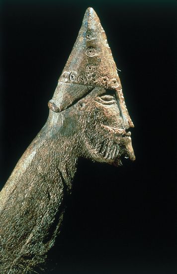 Tête de viking sculptée