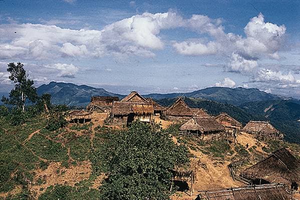 Laos, village miao