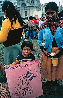 Manifestation anti-F.M.I., Pérou, 1986