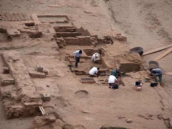 Champ de fouilles au Pérou