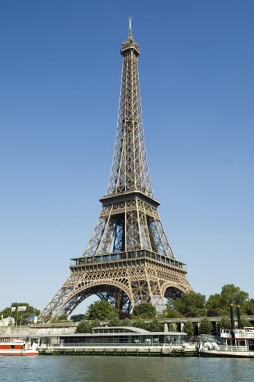 tour Eiffel - LAROUSSE