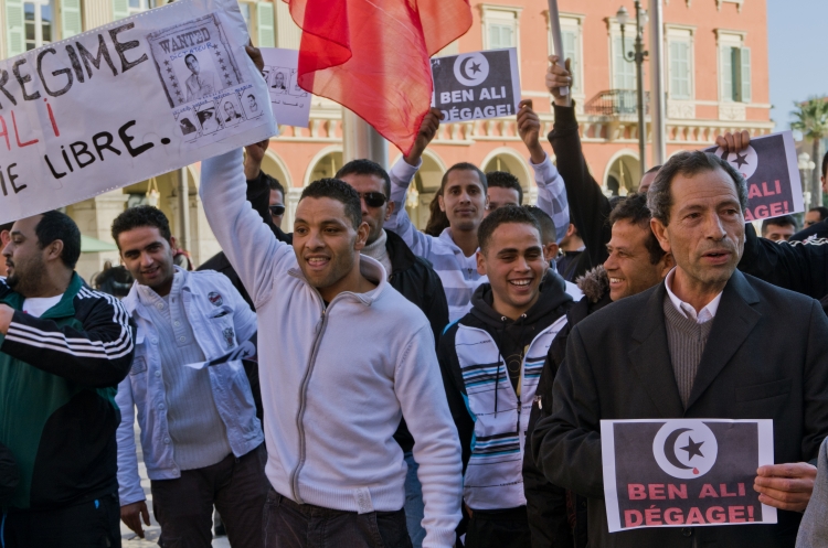 Manifestation de tunisiens pour le départ du
pouvoir du dictateur Ben Ali